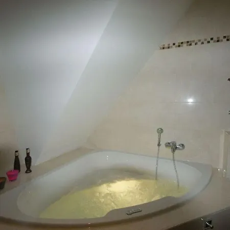 Reethus Starkikker Nyaraló *